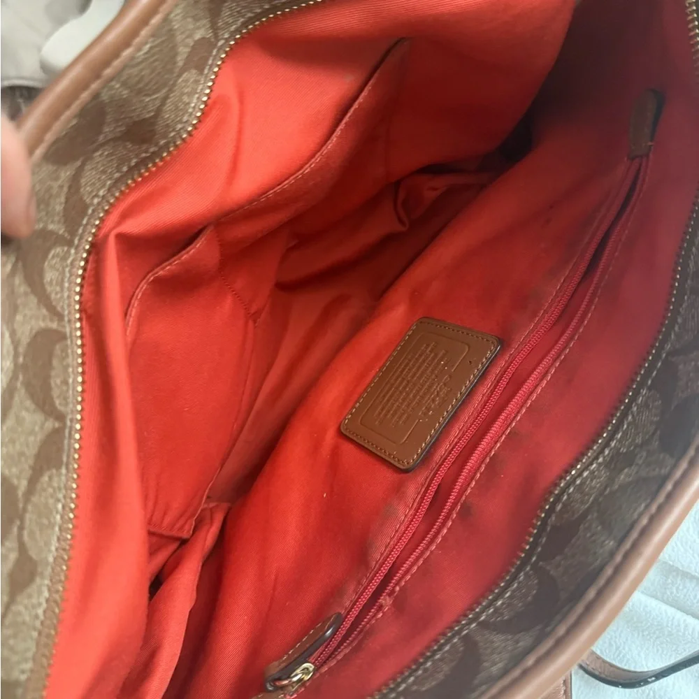 Coach tote signature